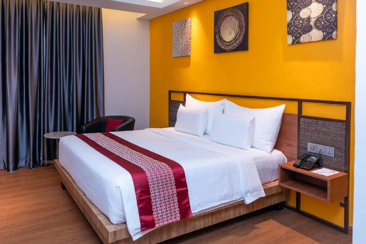 Deluxe Double room with city view