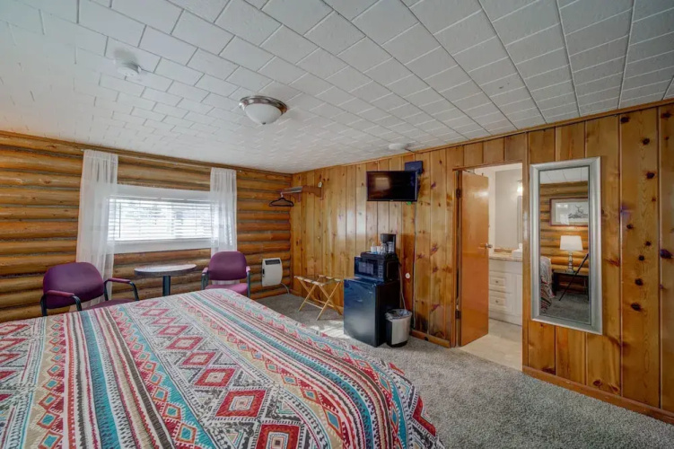 Sportsmans Lodge