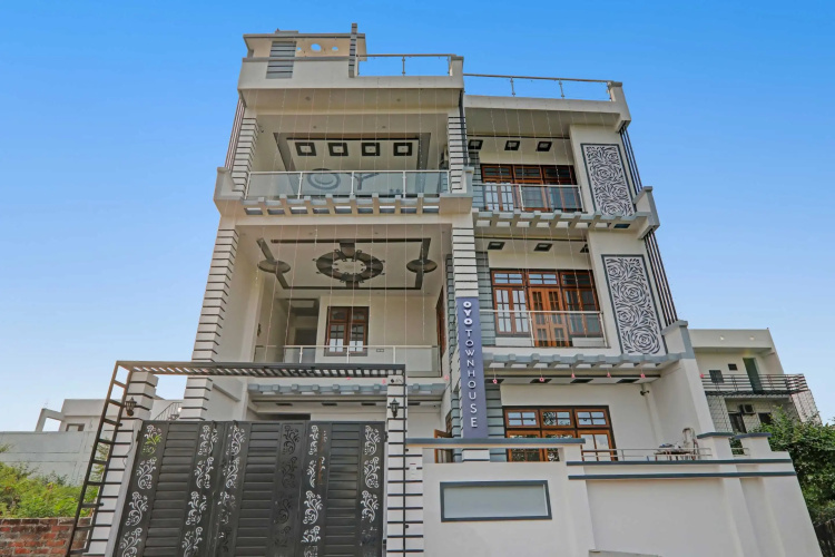 Townhouse Relax Inn