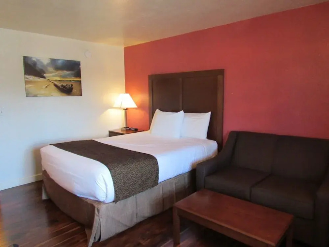 Red Carpet Inn Medford