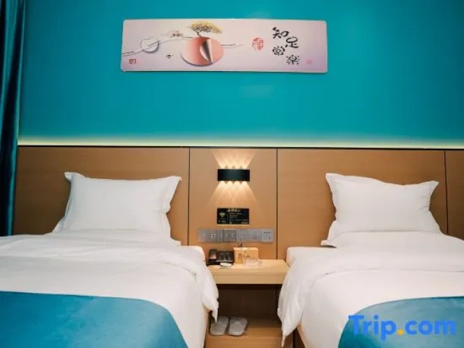 1 Bedroom Attic Suite