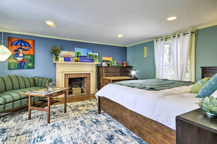 4 Bedrooms Cottage