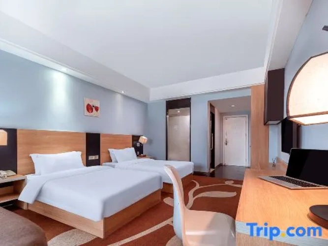 Standard Twin room with balcony