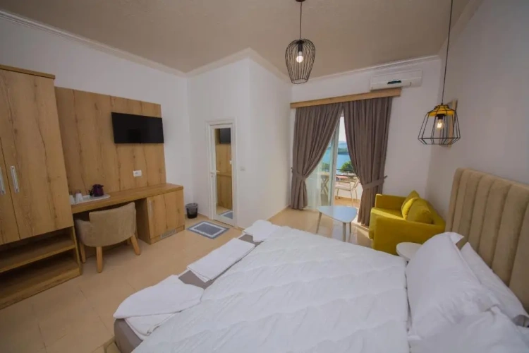 Standard Double room with balcony and with sea view