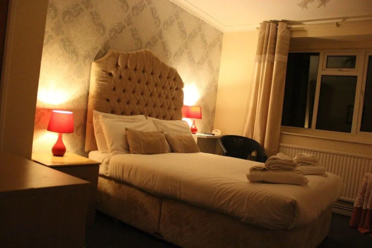 Paddocks Hotel
