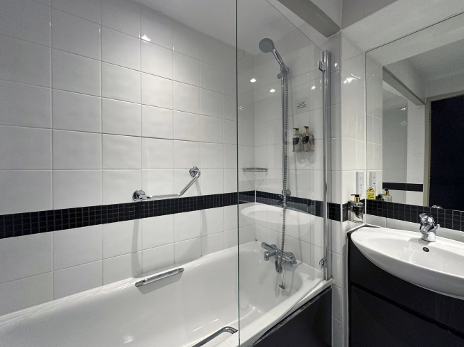 De Vere Latimer Estate photo 11
