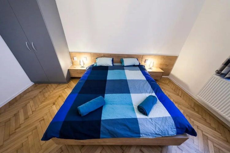 Central Luxury 4A