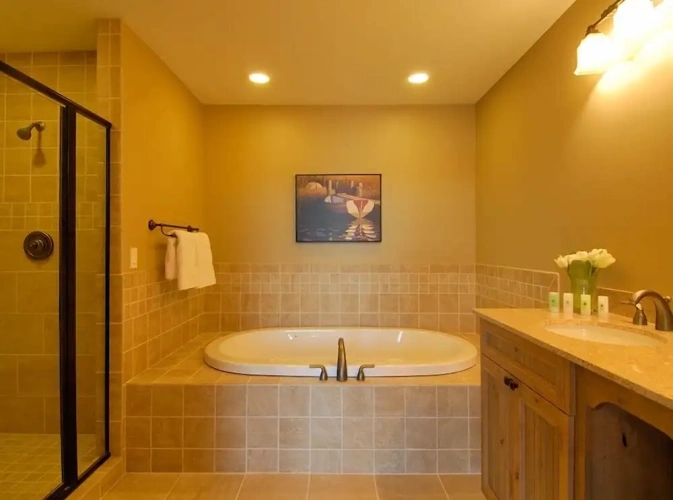 3 Bedrooms Luxury Cottage with lake view