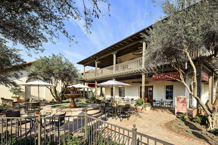 Inn At The Mission San Juan Capistrano, Autograph photo 16