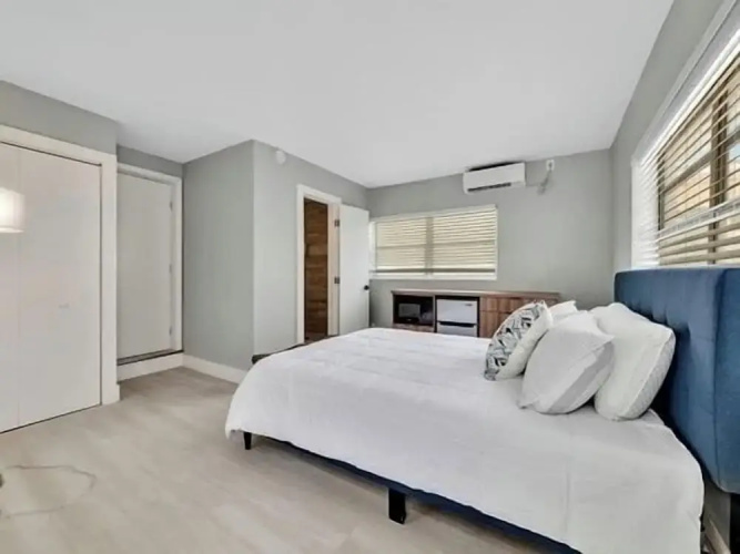 Dania Beach Getaway 2 Studios for 6 Guests