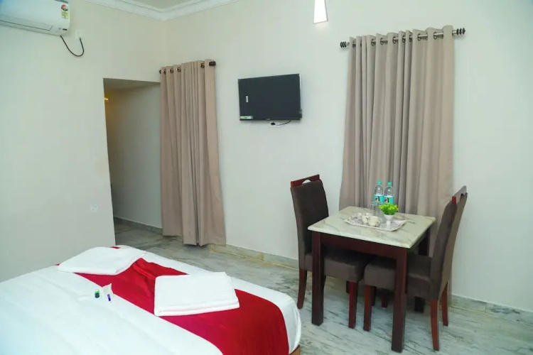 Castle 360 Inn