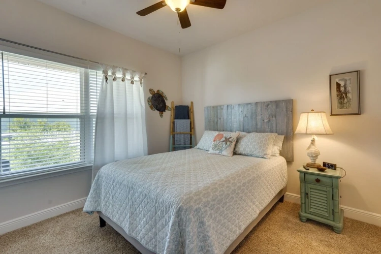 4 Bedrooms Cottage