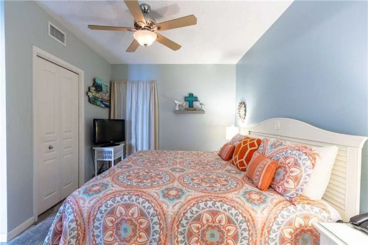 Phoenix X 1202 - 1 Br condo by RedAwning