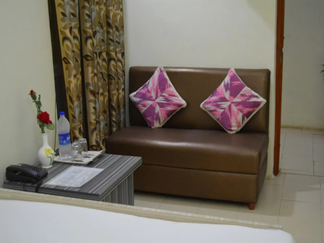 Hotel Dhingra Residency