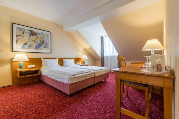 Macau Hotel S