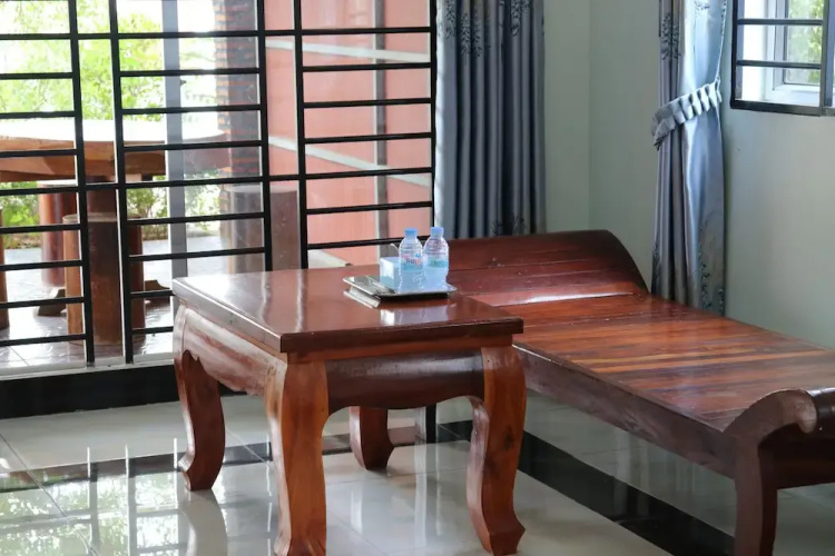 AHHA Bungalow Kampot