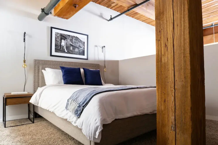 Cool South Loop Loft 5 Min to McCormick & Loop