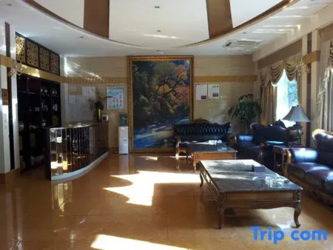 Longxiang Business Hotel
