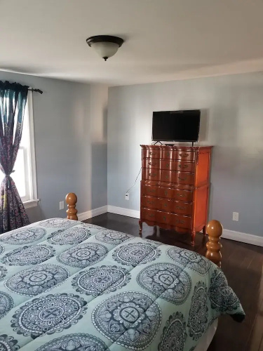 2 Bed Rooms Shared Brooklyn Apartment