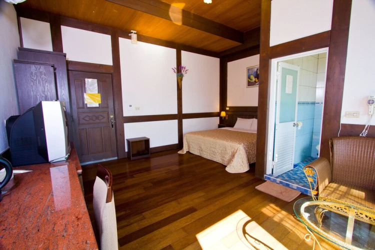 Maple Leaf Holiday Villa