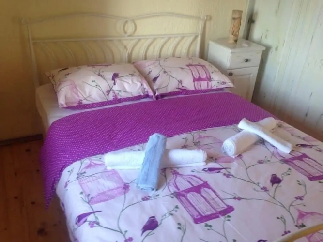 2 Bedrooms Cottage