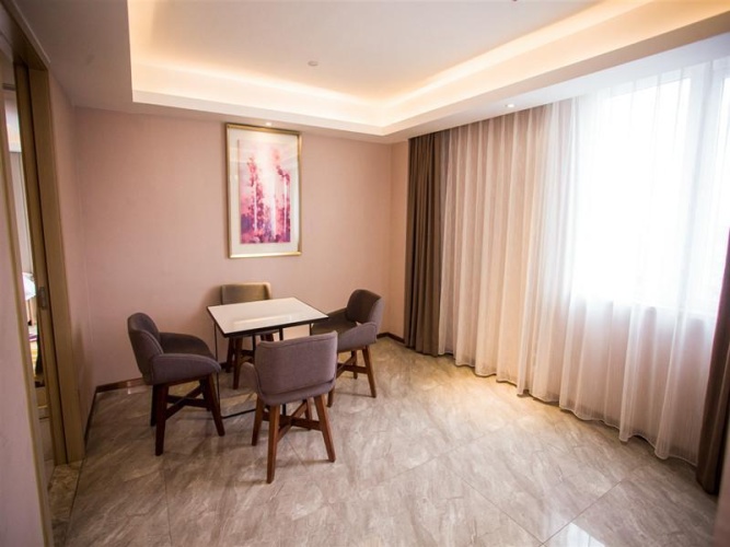 Deluxe Suite