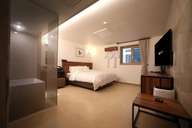Hotel You&I