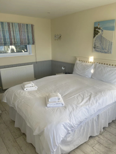 Stunning 8-bed Apartment in Bacton