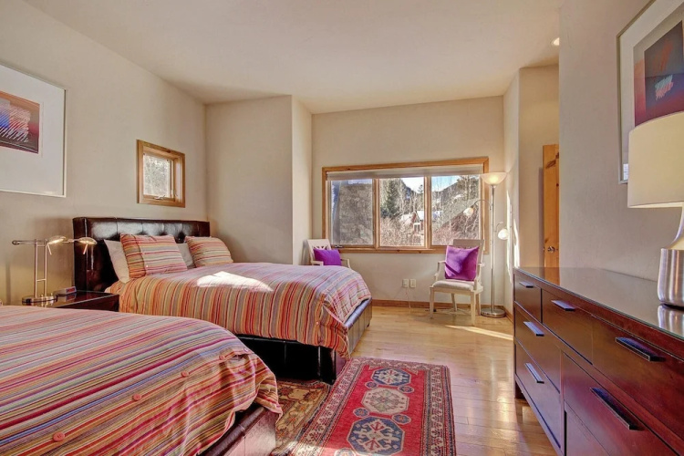 401 Creekside Townhome