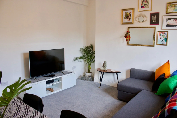 2 Bedroom Apartment Near Murrayfield