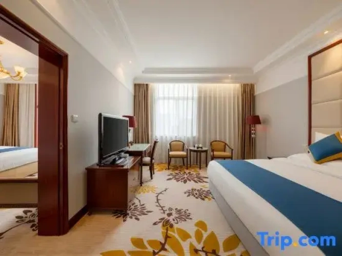 Deluxe Suite