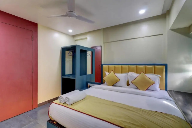 OYO 17371 Platinum Inn
