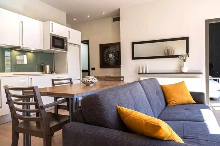 2 Bedrooms Apartment with balcony