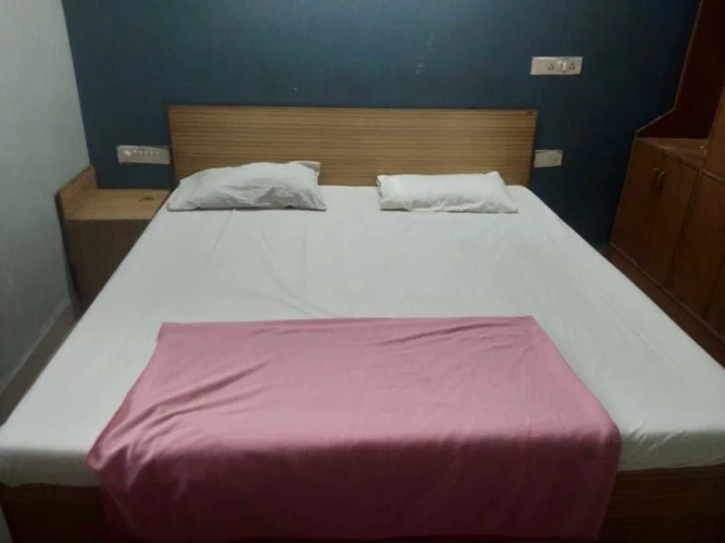 iROOMZ Pranathi Comforts
