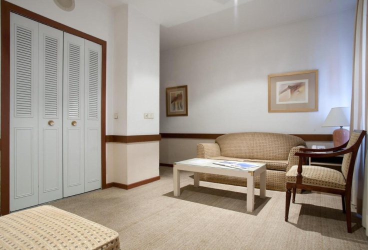 Espahotel Plaza Basilica photo 16