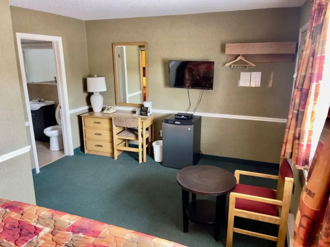 Adams Motel