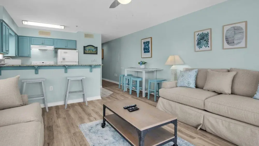 Crystal Sands 112b: Beachfront Condo With Front-row Gulf Views