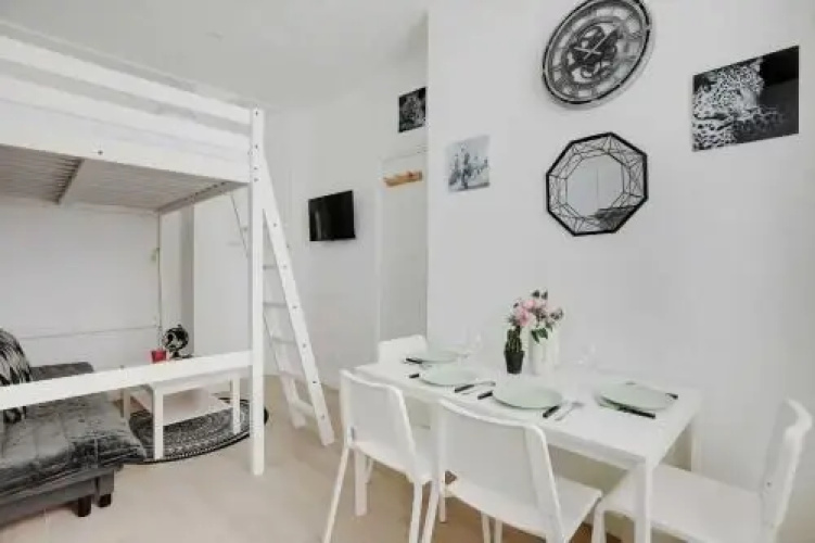 Magnifique Studio 1BR/4P - Guy Moquet / Brochant
