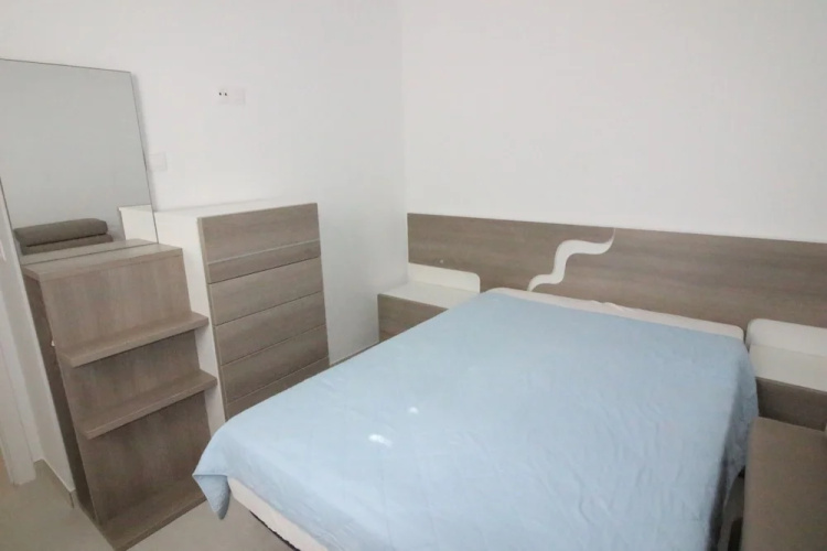 Villa con piscina Activa28