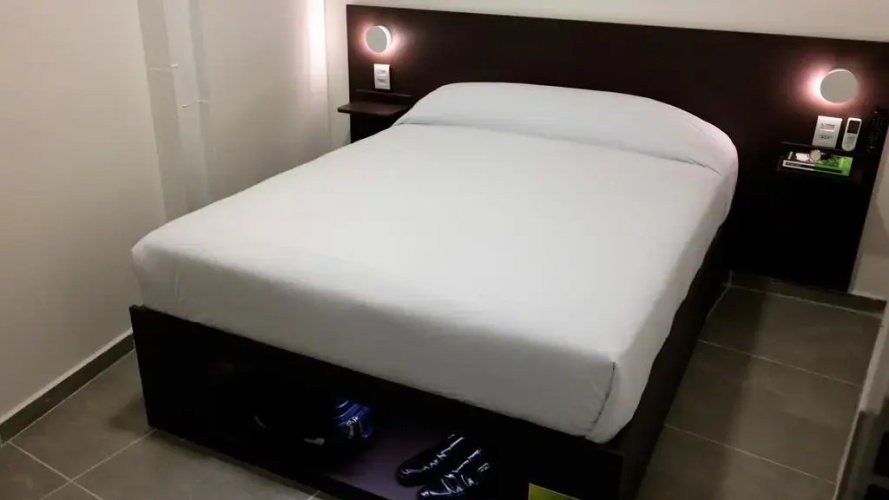 Mr. Hostel Business Lodge