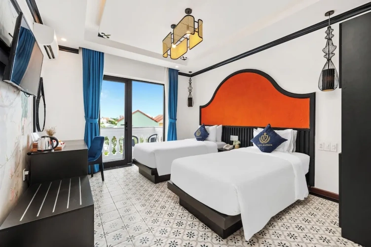 Premium Twin room with balcony and with garden view