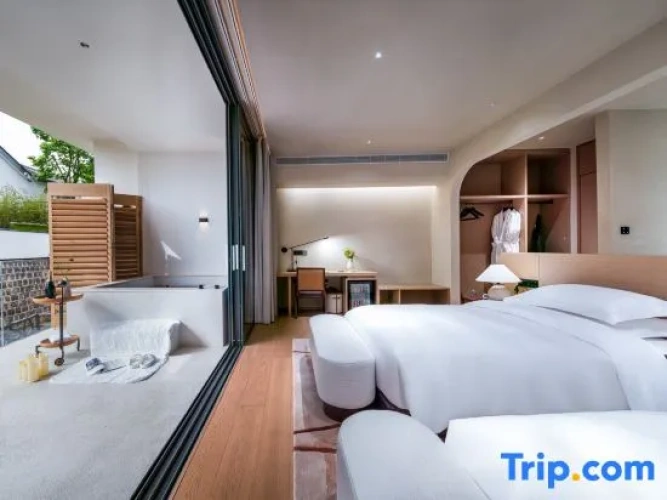 Standard Twin room with sunset view