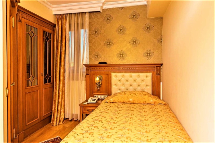 Standard Double room with view