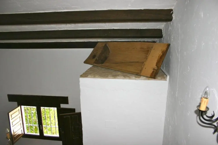 2 Bedrooms Cottage