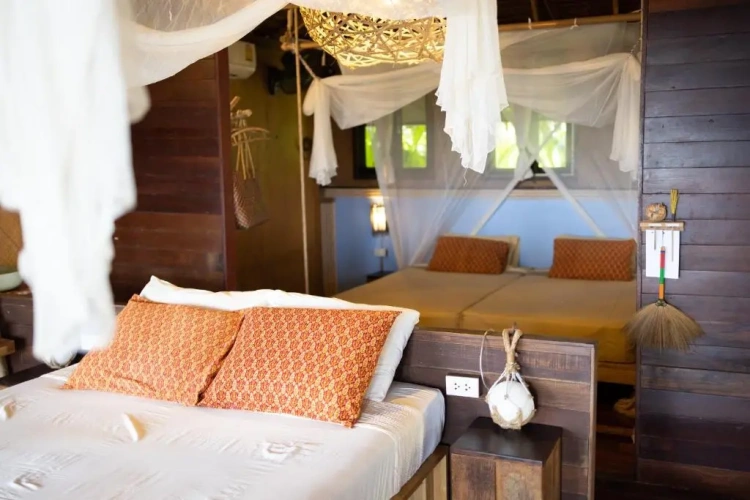Standard Quadruple room with sea view