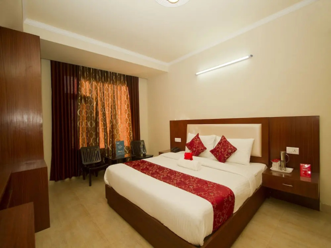 OYO 2943 Hotel Eco Groves