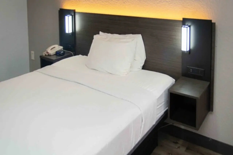 Studio 6 Extended Stay - West Palm Beach, FL