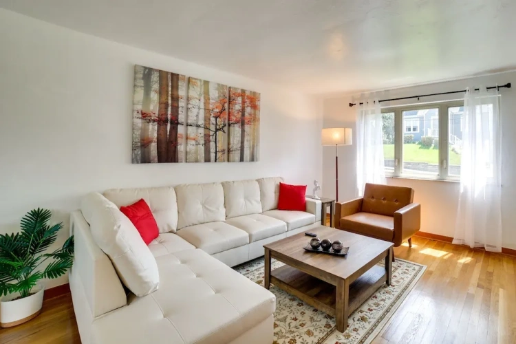 5 Bedrooms Cottage with balcony