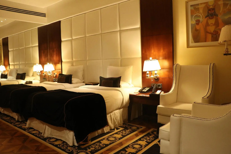Della Resorts