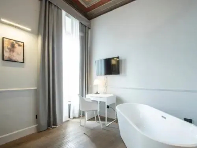 Gemini Suites Navona